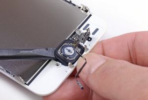Apple превратила в «кирпичи» тысячи iphone