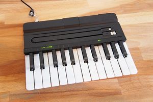 C.24: музыкальная клавиатура для ipad