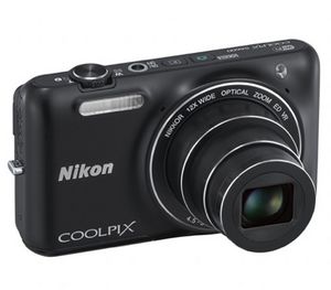 Nikon представил две новые компактные камеры. фото