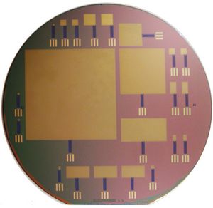 По дороге в матрицу: создан чип, работающий на спинномозговой жидкости человека