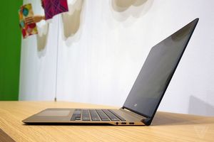Выпущен первый в мире ноутбук «тоньше 1 сантиметра»